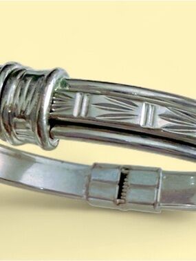 Vintage Silver Tone Hinged Bangle Bracelet Etched Design Box Clasp